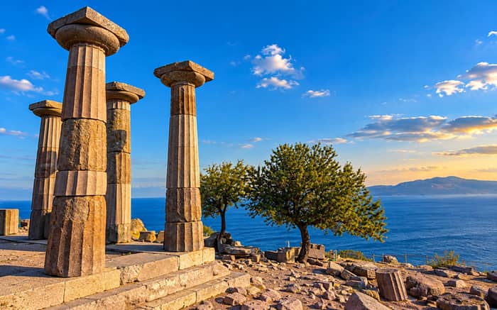 Assos Antik Kenti Gezi Rehberi: Athena Tapınağı ve Görülecek Yapılar